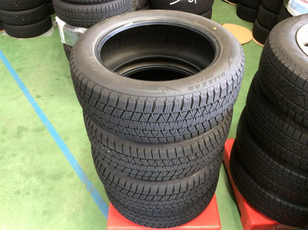 BRIDGESTONE】BLIZZAK DM-V3 225/55R18 | やや傷や汚れあり | アップ 