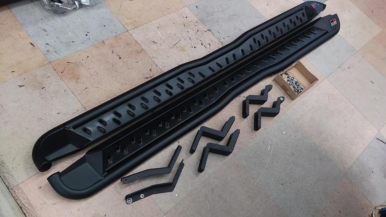 トヨタ純正オプション GR SPORT GRサイドステップ ハイラックス/GUN125 