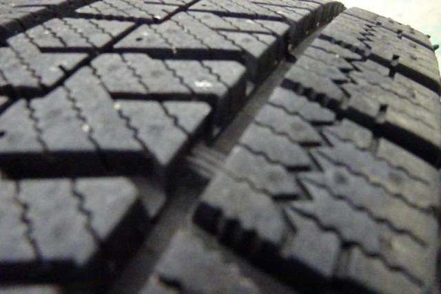 NEBROS + BRIDGESTONE BLIZZAK VRX2