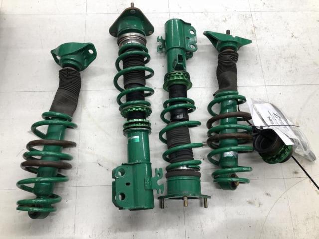 ☆送料無料☆ ZVW40 プリウスα 純正 てら サスペンション ショック  