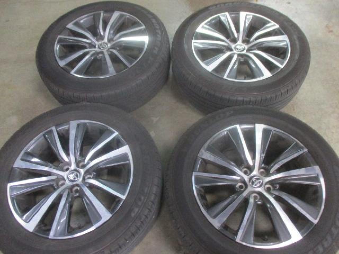 トヨタ 80ハリアー純正ホイール+ DUNLOP GRANDTREK PT30 | やや傷や 