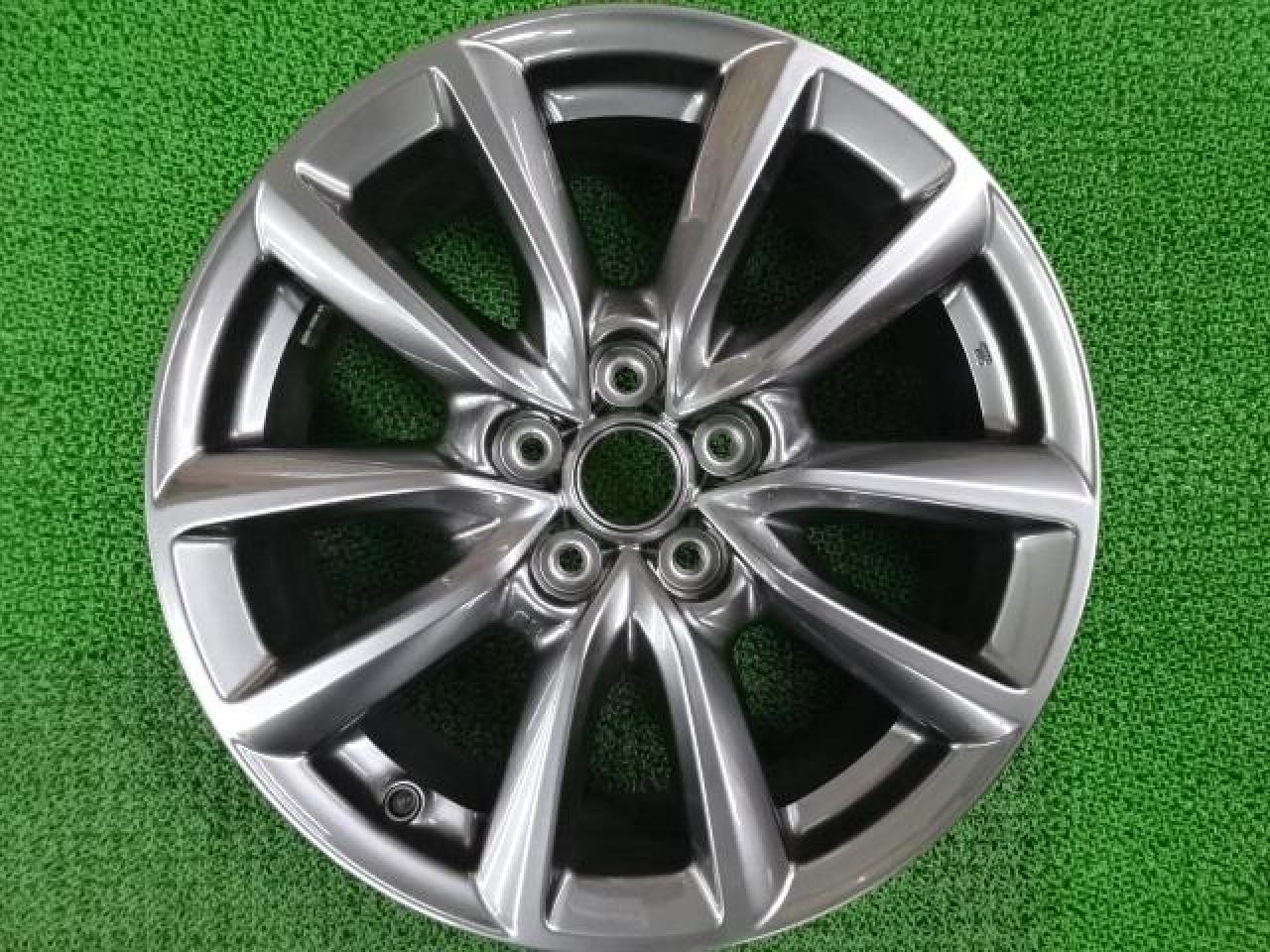 MAZDA3ファストバック純正ホイール4本 まぎらわしい