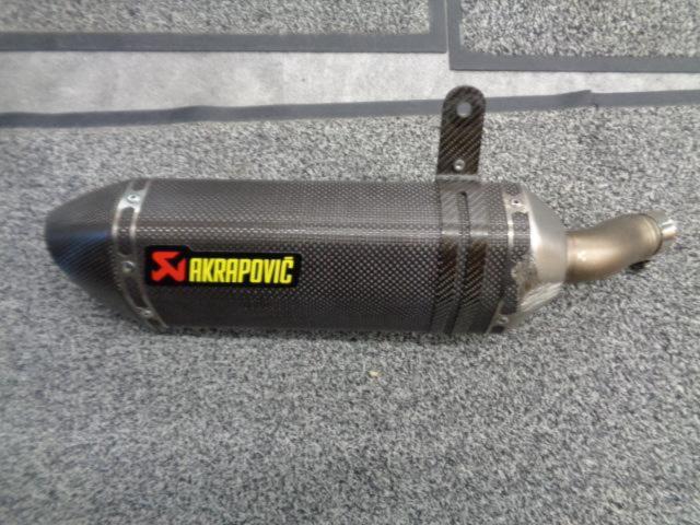 AKRAPOVIC(アクラポヴィッチ) カーボンスリップオンサイレンサー 