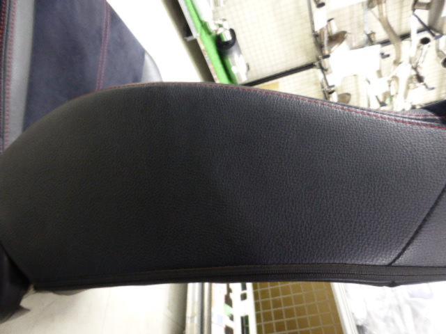 運転席側【スバル純正】GVBWRX STI純正シート
