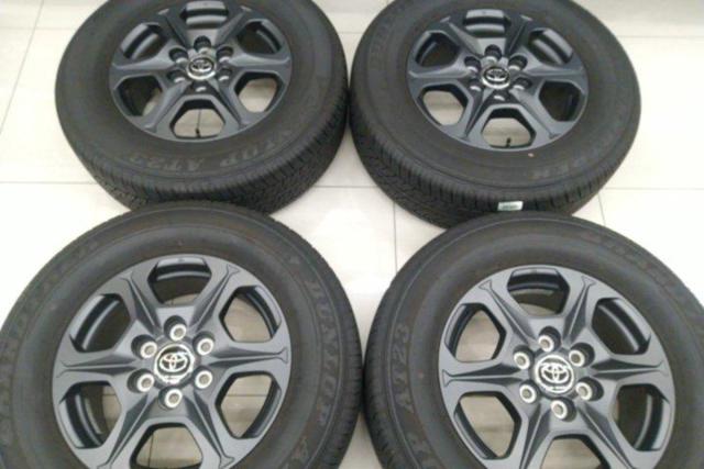特定のお客様注文分 トヨタ純正 ランドクルーザー 300系 GR-SPORT GR-S 