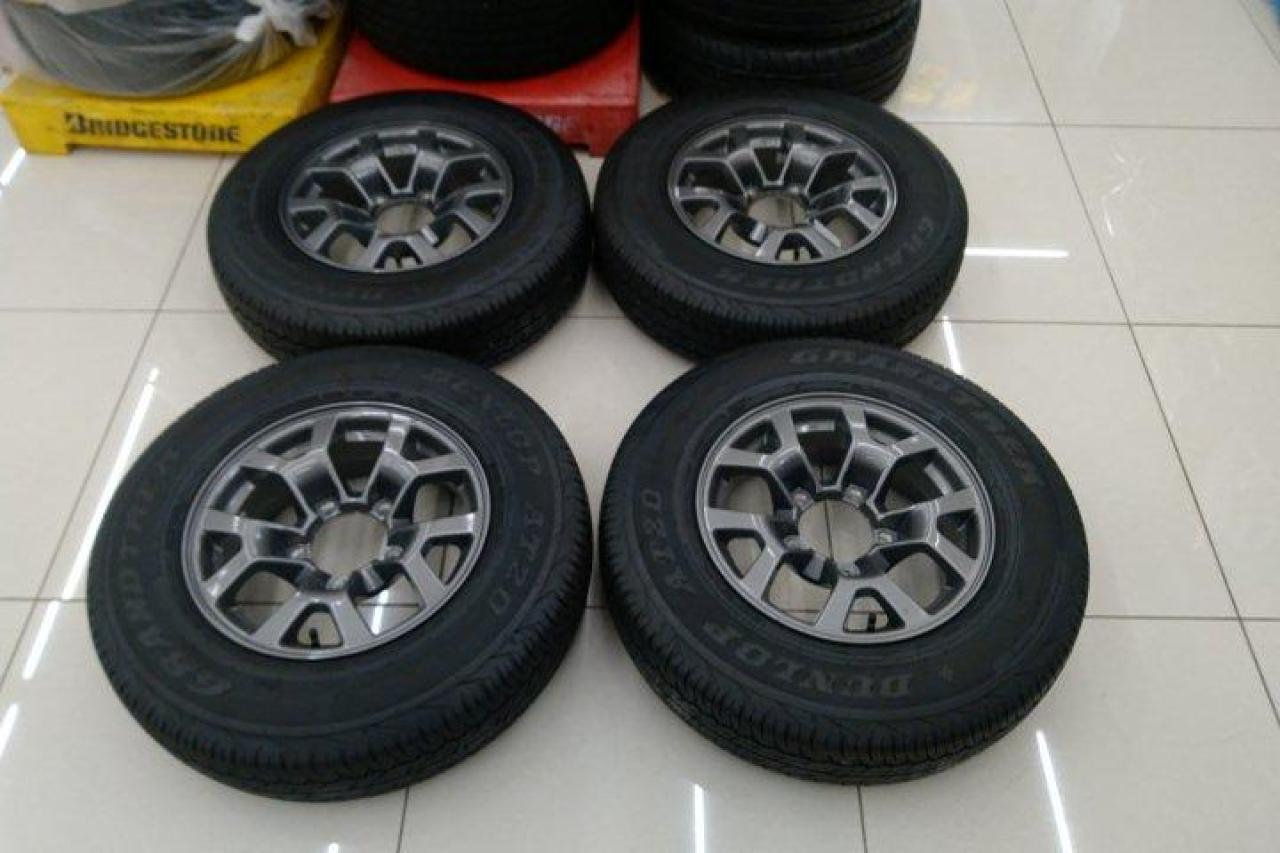 SUZUKI JB74 ジムニーシエラ 純正ホイール+DUNLOP AT20 GRANDTREK 