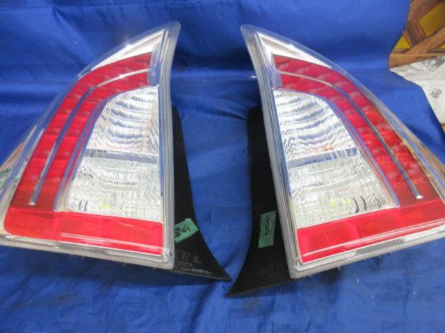 トヨタ純正】30プリウス 後期 純正テールランプ 左右セット | カー用品 