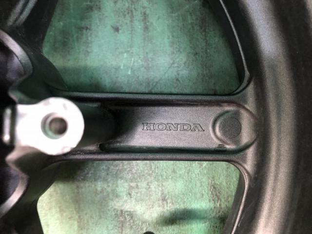 赤札!!【ワケアリ】HONDA グロム JC92 純正フロントホイール + IRC NR77U 2022年製