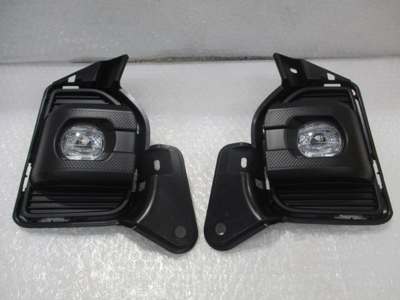 TOYOTA(トヨタ) 純正LEDフォグ 【ハイエース/200系 7型より外し】 | カー用品 ボディパーツ その他レンズ関連を通販で購入する ...