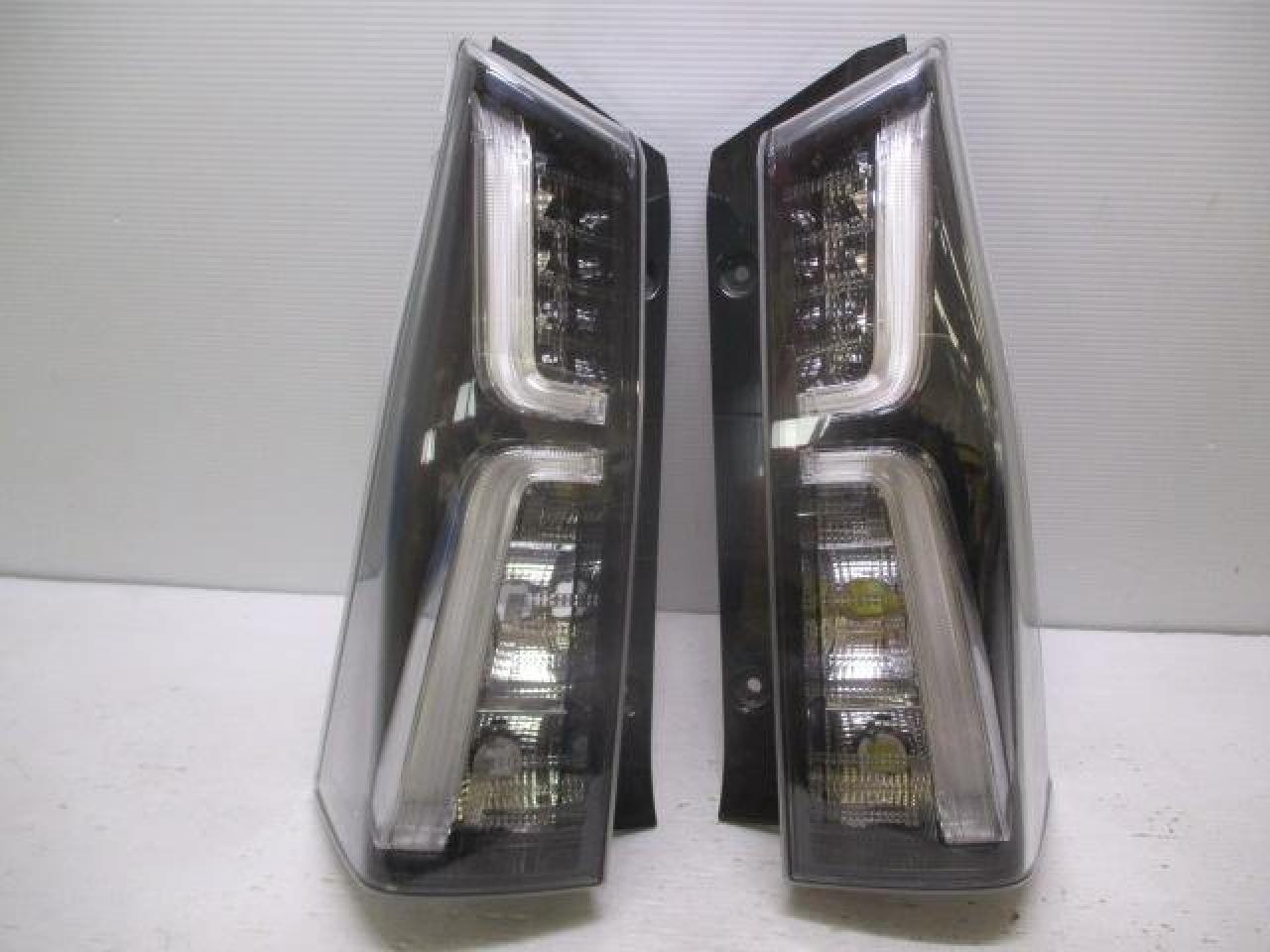 DAIHATSU(ダイハツ) 純正テールレンズ 【タントカスタム/LA650S】 | 中古品 | アップガレージ 水戸店 | カー用品 ボディ ...