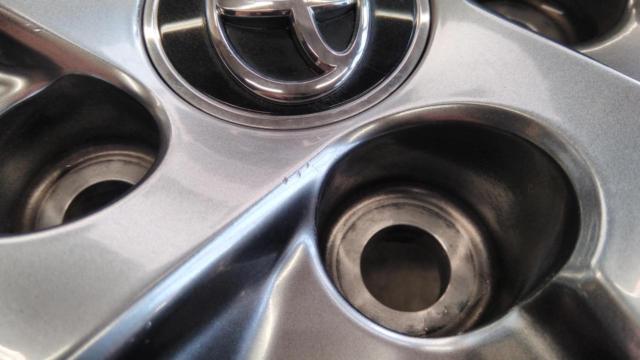 トヨタ純正(TOYOTA) RAV4 Gグレード 純正ホイール ハイグロス | やや傷 