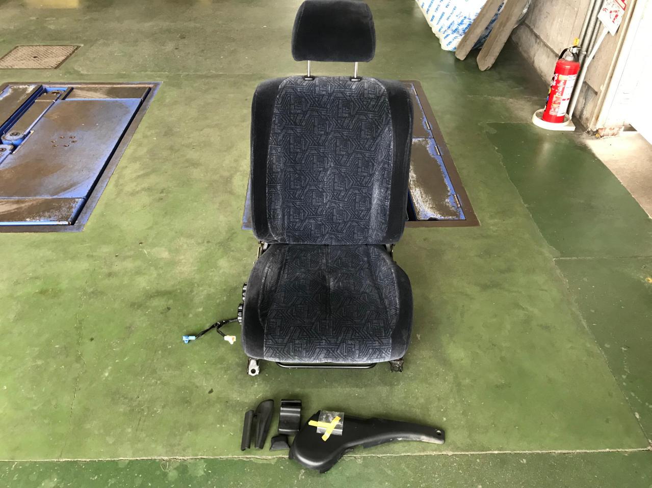 トヨタ JZX100 チェイサーツアラーV純正シート 運転席側 ※店頭販売のみ 