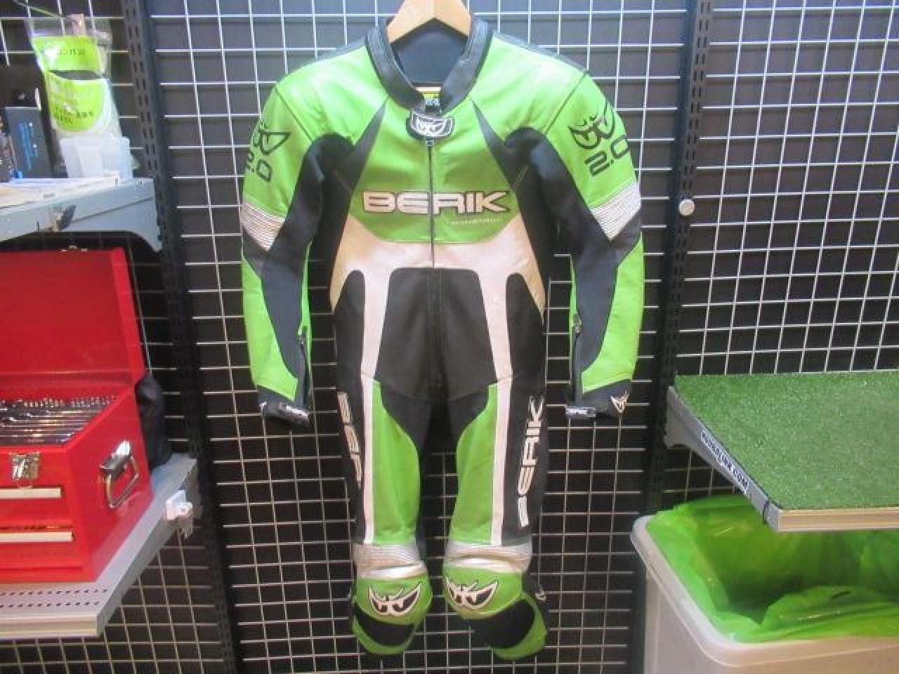 【BERIK】RACE DEP2.0 レーシングスーツ サイズ46 バイク用品 ウエア レーシングスーツ(二輪)を通販で購入する 中古