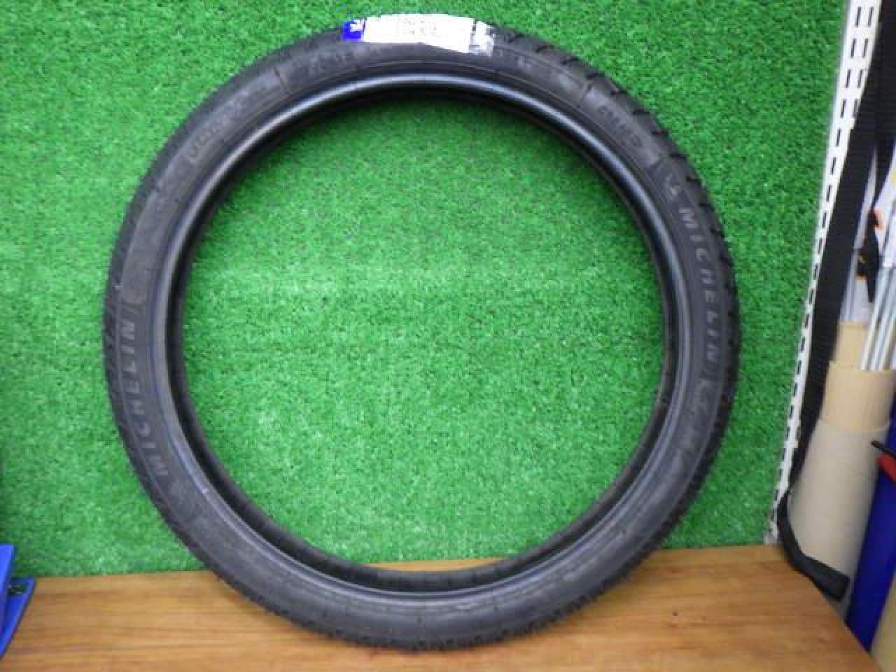 【MICHELIN】ミシュラン 132307 ANAKEE STREET 2.25-17 M/C 38P REINF TT FR共用 チューブ ...