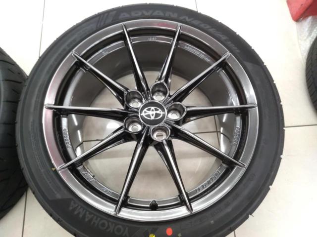 トヨタ純正(TOYOTA) BBS製 鍛造 GRカローラ純正ホイール + YOKOHAMA 