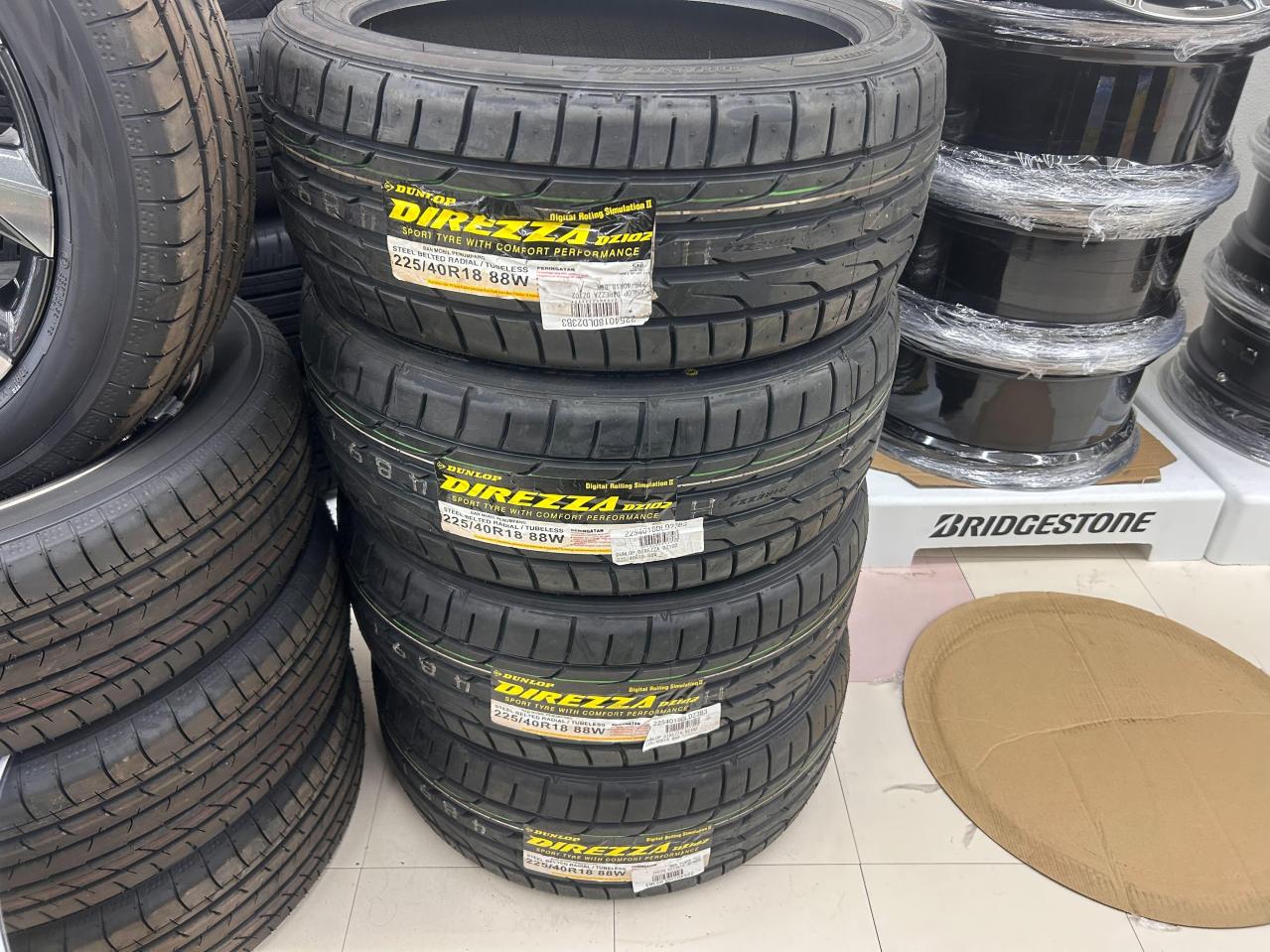 DUNLOP DIREZZA DZ102 225/40R18 88W | カー用品 タイヤ 18インチタイヤを通販で購入する | 中古カー ...
