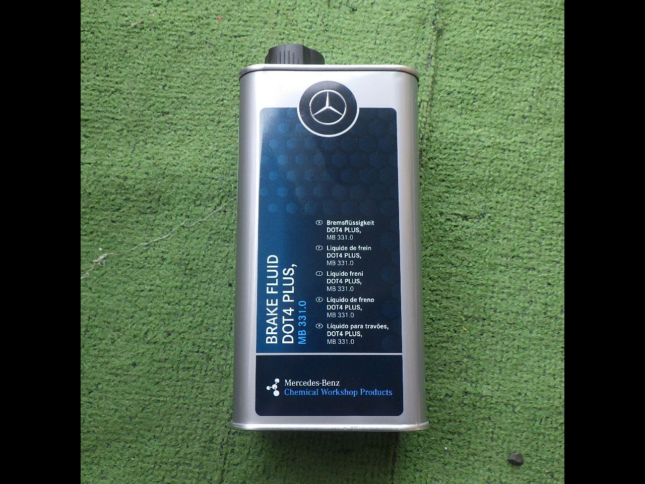 【税込み550円】MercedesBenz (メルセデスベンツ) ブレーキフルード DOT4 PLUS(1L) カー用品 ケミカル用品