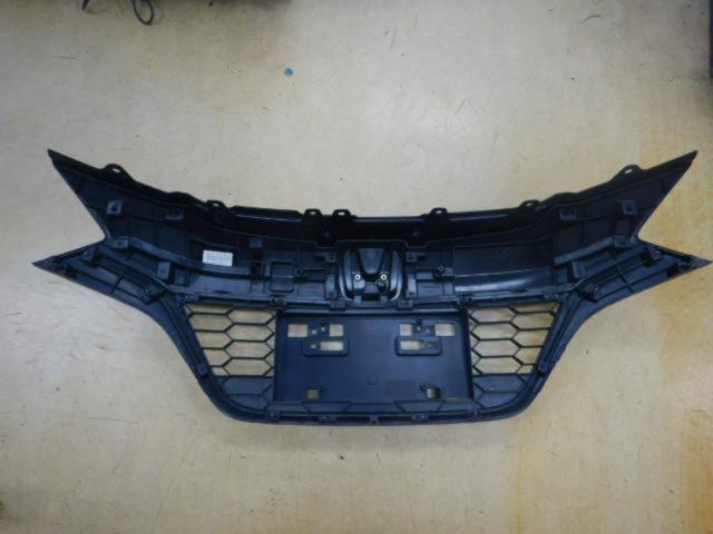 商談中 RX2406-1137【ホンダ】RU3ヴェゼル前期純正オプショングリル