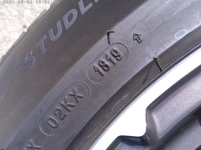 輸入車純正(Pure parts of imported automobile)  マセラティレヴァンテ純正ホイール   + MICHELIN(ミシュラン) X-ICE3+
