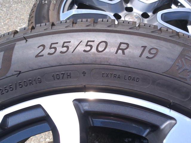 輸入車純正(Pure parts of imported automobile)  マセラティレヴァンテ純正ホイール   + MICHELIN(ミシュラン) X-ICE3+