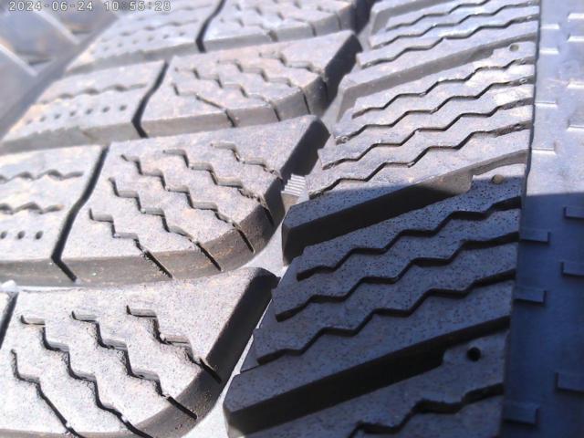 輸入車純正(Pure parts of imported automobile)  マセラティレヴァンテ純正ホイール   + MICHELIN(ミシュラン) X-ICE3+