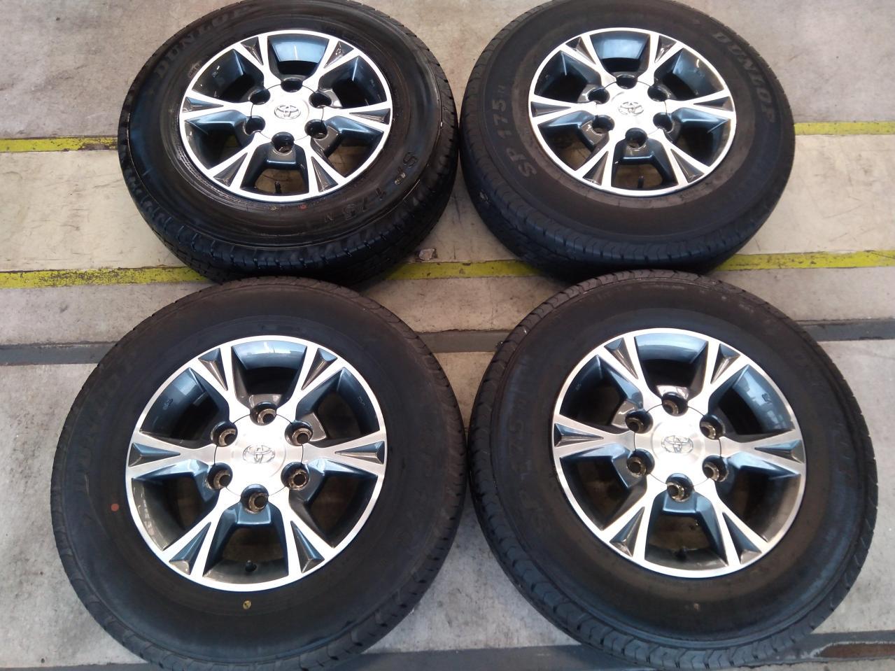 トヨタ ハイエース純正ホイール + DUNLOP SP175N | 中古品 | アップ 