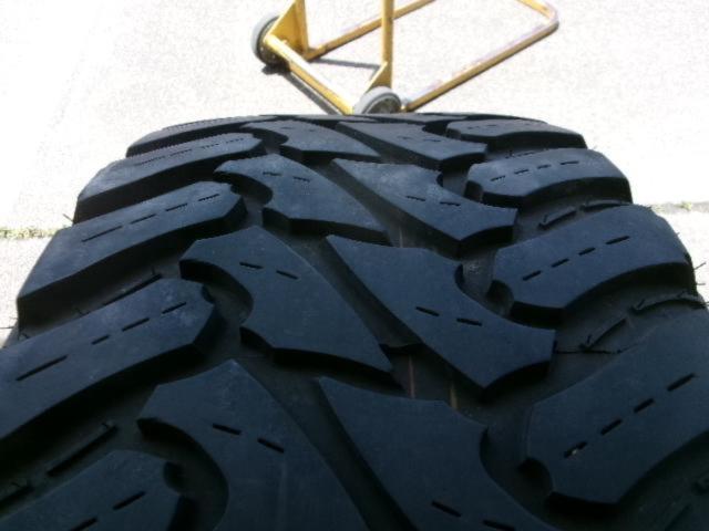 RX2407-324 FUEL OFFROAD D546 ASSOULT + ATTURO TRAIL BLADE M/T 4本セット ※タイヤサイズ商品メモにてご確認ください