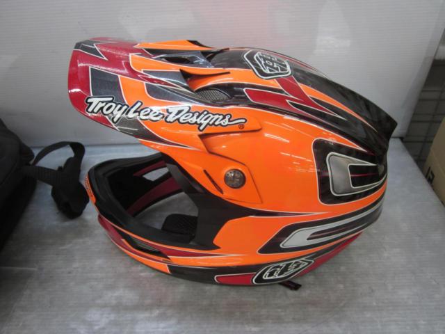 TroyLeeDesigns D3 カーボンオフロードヘルメット