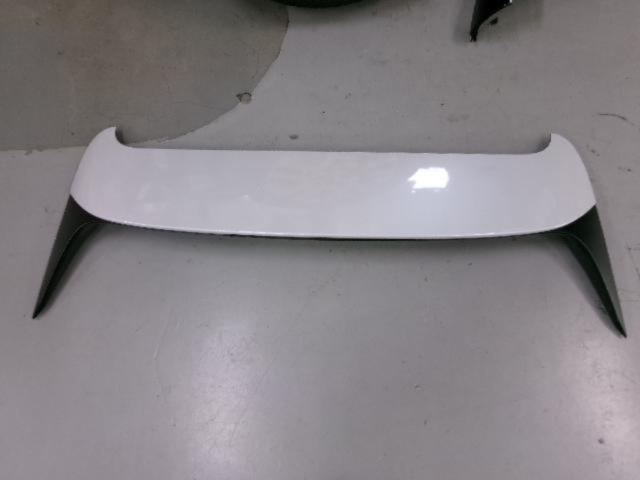 ホンダ RV系ヴェゼル純正リアルーフスポイラー