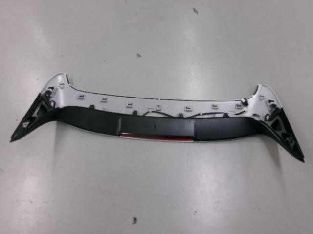 ホンダ RV系ヴェゼル純正リアルーフスポイラー