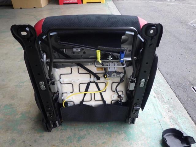 トヨタ純正 86/ZN6 後期純正シート 運転席側