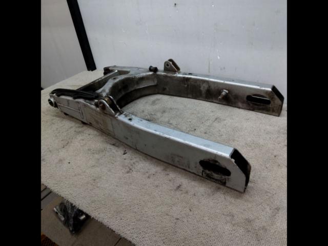 Monster 400 DUCATI
Customizing your stock swingarm with a painted finish!!