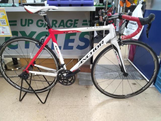 3大特価!! BRIDGESTONE ANCHOR RA6 アルミフレームロードバイク ホワイト×レッド 2011年モデル/2×10S ※ホイールカスタム車!!/タイヤとブレーキシュー新品交換済み!!