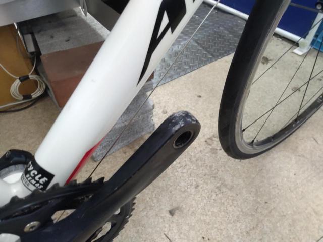 3大特価!! BRIDGESTONE ANCHOR RA6 アルミフレームロードバイク ホワイト×レッド 2011年モデル/2×10S ※ホイールカスタム車!!/タイヤとブレーキシュー新品交換済み!!