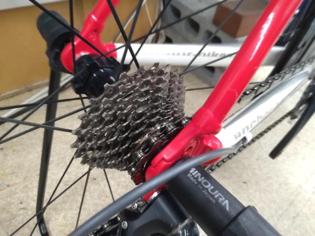 3大特価!! BRIDGESTONE ANCHOR RA6 アルミフレームロードバイク ホワイト×レッド 2011年モデル/2×10S ※ホイールカスタム車!!/タイヤとブレーキシュー新品交換済み!!