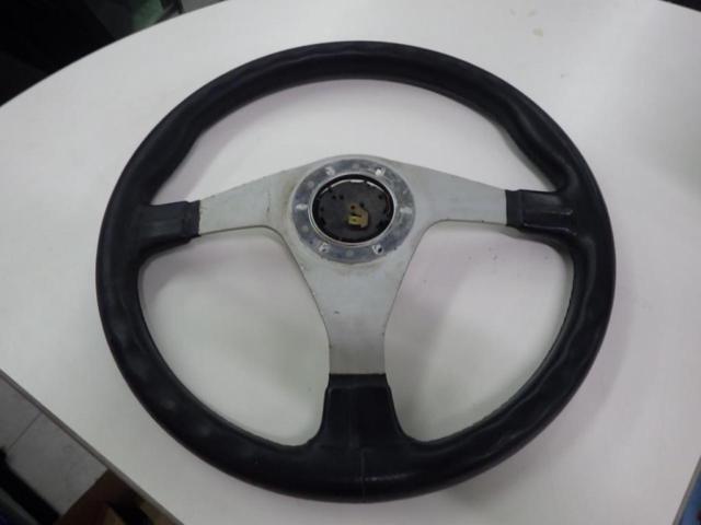 NARDI 3本スポークステアリング