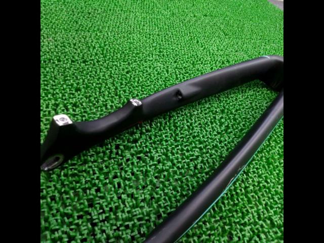 3大特価 BIANCHI モデル不明 K-VID/ディスクブレーキカーボンフォーク コラム長 190/エンド100