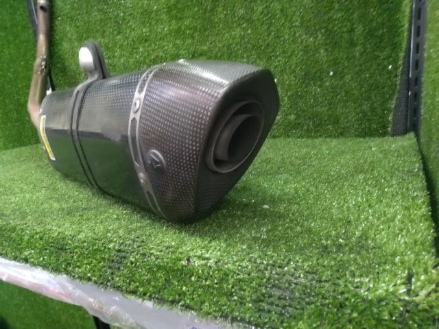 値下げしました!【AKRAPOVIC/アクラポビッチ】 レーシングライン カーボン/ステンフルエキゾーストマフラー YZF-R125(’18年式)外し