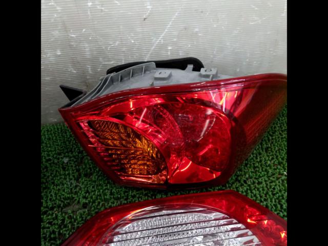 TOYOTA マークX/130系 前期 純正テールレンズ 【マークX/130系 前期 