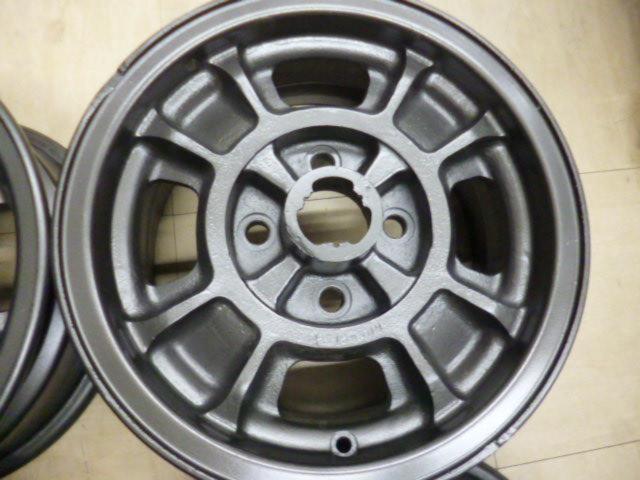  was price cut 
Fairlady Z 432
S30
Genuine OP (?)
Mag Wheel(?)