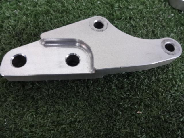 Unknown manufacturer caliper support
Ohlins shaft
ZRX1200 Daegu (year unknown)