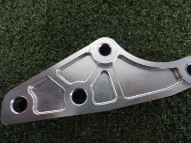 Unknown manufacturer caliper support
Ohlins shaft
ZRX1200 Daegu (year unknown)