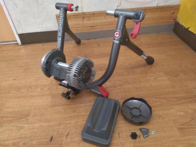 ミノウラ MINOURA v130 サイクルトレーナー ローラー台 中古で買った  