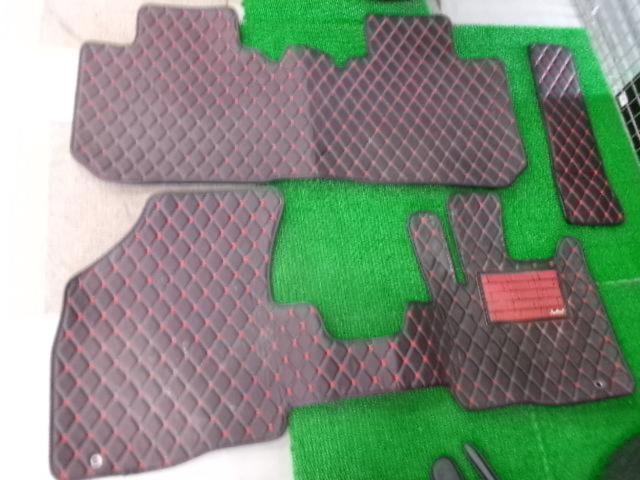 Aviles フロアマット