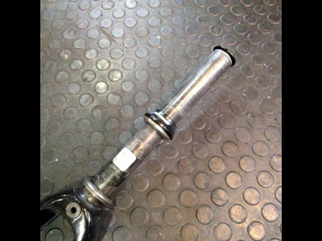2大特価 BIANCHI コラム長233mm 700Cカーボンフォーク モデル不明