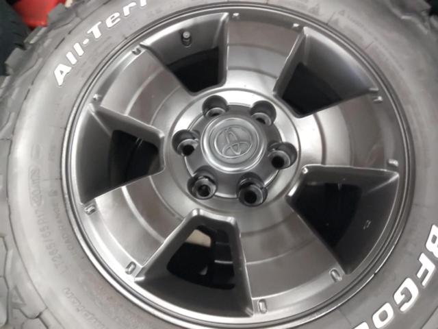TOYOTA ハイラックス純正ホイール+BFGoodrich Trail-Terrain T/A 