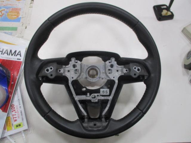 トヨタ純正 E210系 カローラスポーツ純正レザーステアリング | やや傷 