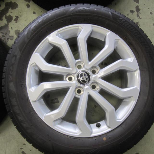 BRIDGESTONE BLIZZAK VRX3 + トヨタ カローラクロス純正ホイール 