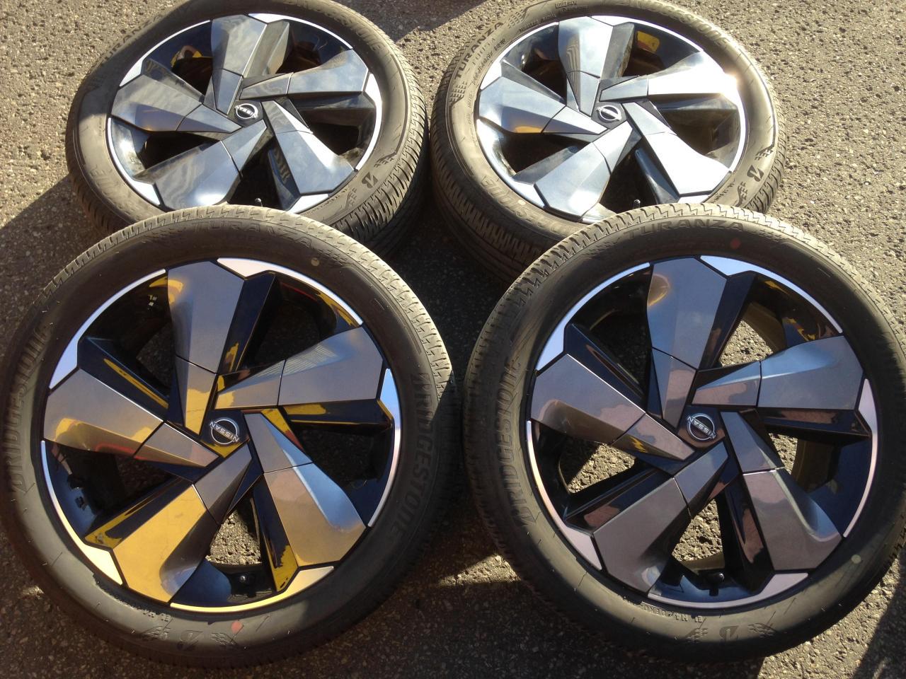 日産 ノートオーラ純正ホイール + BRIDGESTONE TURANZA T005A | やや傷 