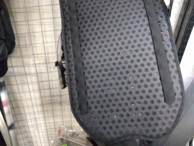 ☆値下げしました!KOMINE ストリームボディープロテクター